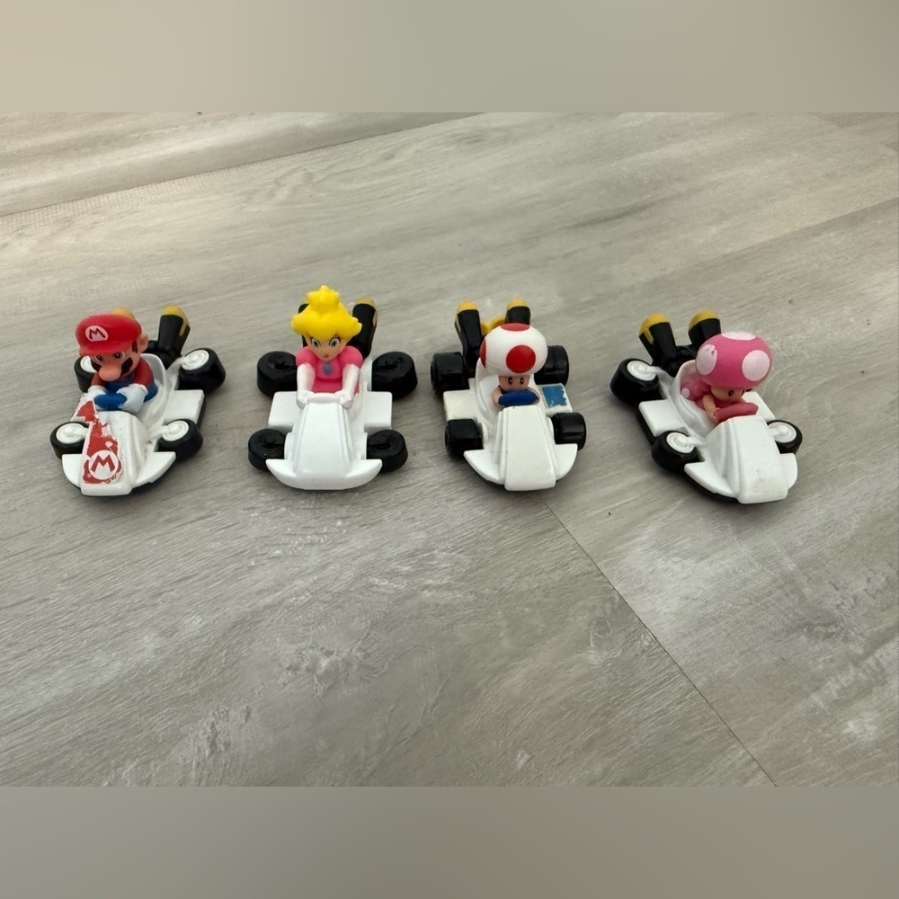 Nintendo Mario Kart Toad Toadette Bowser